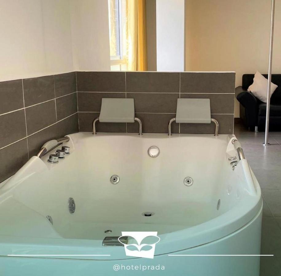 Hotel Prada Sas Bello Bagian luar foto